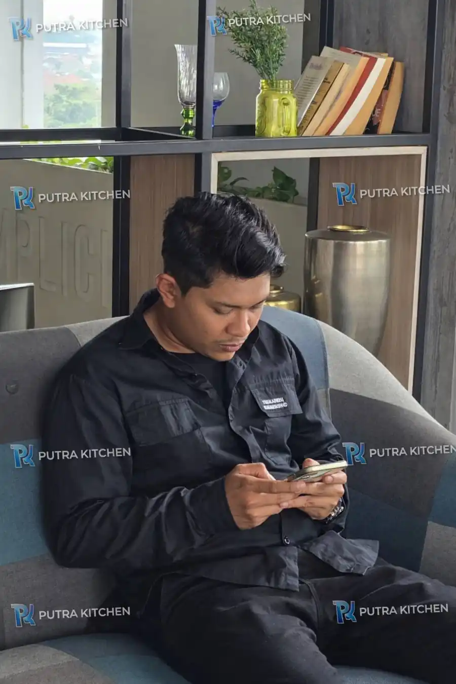 Ali Sahri Owner Putra Kitchen - Spesialis Fabrikasi Kitchen Stainless Bali