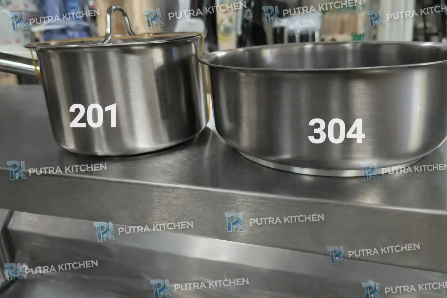Perbandingan fisik plat Stainless 201 vs 304 pada kitchen set dan sink